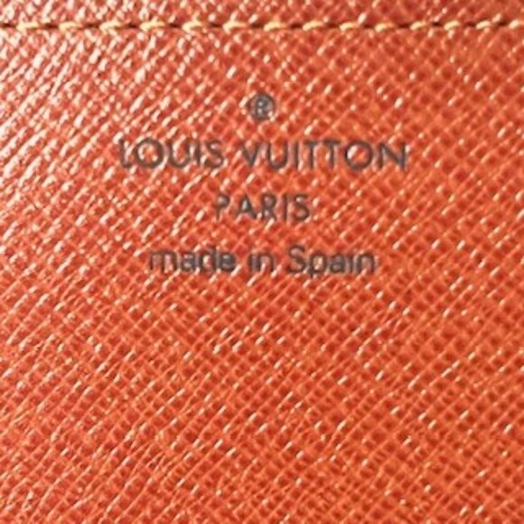 Louis Vuitton Monogram Card Case ( Authentic ) - Picture 3 of 10